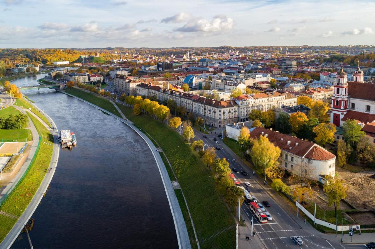 A Cozy Apartment With A Wonderful View Of The River In The Old Town Of Vilnius Exterior photo